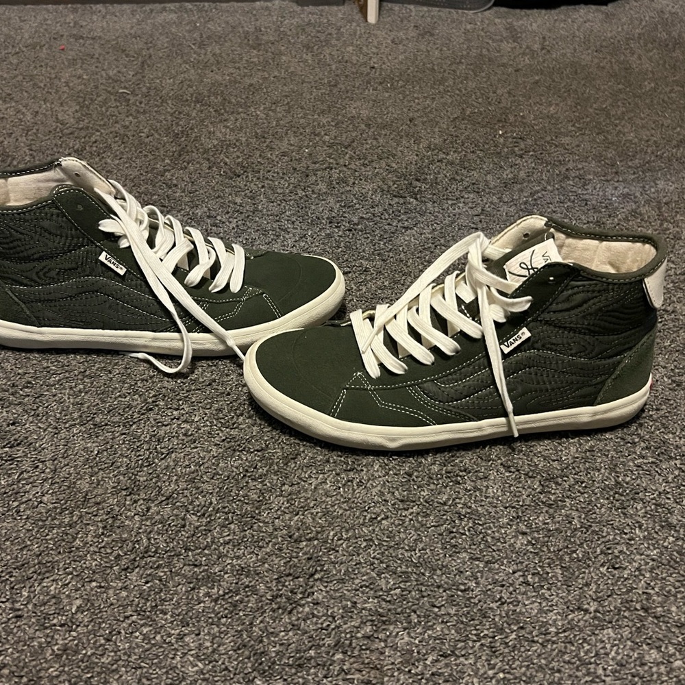Vans Green and White Low-Top Sneakers Classic Style